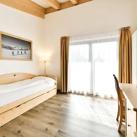 Caminetto Hotel 3*