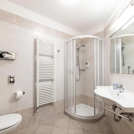 Caminetto Hotel 3*